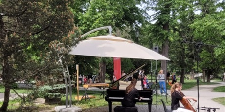 Powiększ grafikę: fotogaleria-z-koncertu-w-parku-orunskim-xxv-wielki-festyn-rodzinny-622092.jpg