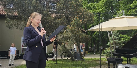 Powiększ grafikę: fotogaleria-z-koncertu-w-parku-orunskim-xxv-wielki-festyn-rodzinny-622106.jpg
