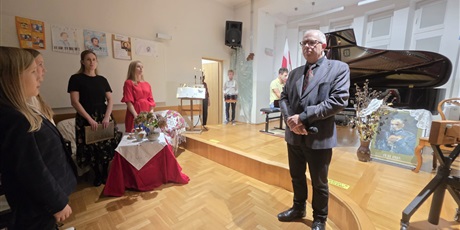 Powiększ grafikę: fotorelacja-z-koncertu-muzyki-polskiej-z-okazji-rocznicy-odzyskania-niepodleglosci-przez-polske-15-listopada-2025-r-godz-17-30-aula-szkoly-654947.jpg