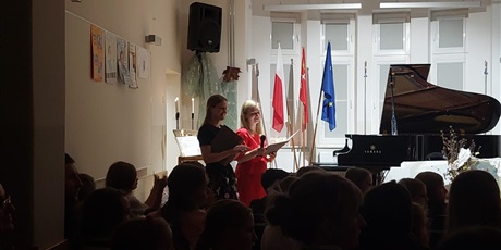 Powiększ grafikę: fotorelacja-z-koncertu-muzyki-polskiej-z-okazji-rocznicy-odzyskania-niepodleglosci-przez-polske-15-listopada-2025-r-godz-17-30-aula-szkoly-654958.jpg