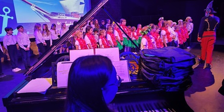 Powiększ grafikę: fotorelacja-z-pasowania-na-ucznia-14-pazdziernika-2025r-647736.jpg