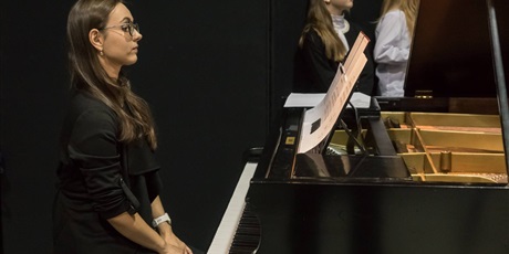 Powiększ grafikę: fotorelacja-z-pasowania-na-ucznia-14-pazdziernika-2025r-647738.jpg