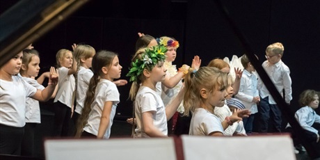 Powiększ grafikę: fotorelacja-z-pasowania-na-ucznia-14-pazdziernika-2025r-647743.jpg