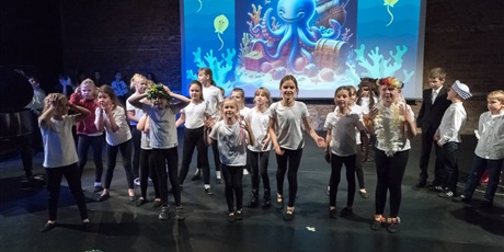 Powiększ grafikę: fotorelacja-z-pasowania-na-ucznia-14-pazdziernika-2025r-647745.jpg