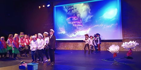 Powiększ grafikę: fotorelacja-z-pasowania-na-ucznia-14-pazdziernika-2025r-647749.jpg