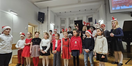 Powiększ grafikę: koncert-mikolajkowy-fotorelacja-579714.jpg