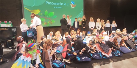 Powiększ grafikę: pasowanie-klas-pierwszych-fotorelacja-560701.jpg