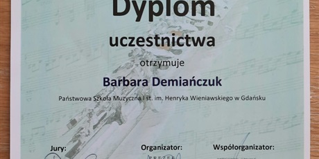 Powiększ grafikę: pierwszoklasistki-na-viii-pomorsko-kujawskim-konkursie-fletowym-w-solcu-kujawskim-614181.jpg