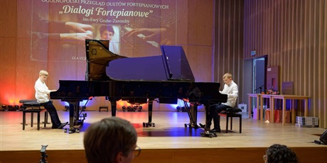 Powiększ grafikę: sukces-na-ogolnopolskim-przegladzie-duetow-fortepianowych-dialogi-fortepianowe-im-ewy-grabe-zaremby-w-gdyni-686444.jpg