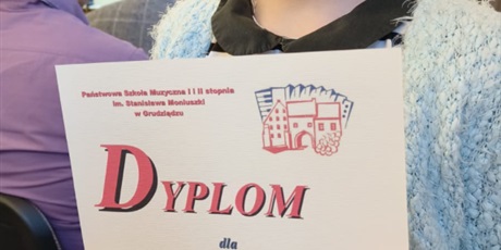 Powiększ grafikę: sukces-weroniki-roszynskiej-na-xviii-grudziadzkim-konkursie-akordeonowym-614204.jpg