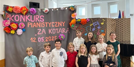 Powiększ grafikę: szkolny-konkurs-pianistyczny-za-kotara-615171.jpg