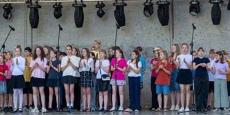 Powiększ grafikę: zakonczenie-roku-szkolnego-26-czerwca-2026-amfiteatr-w-parku-orunskim-707650.jpg