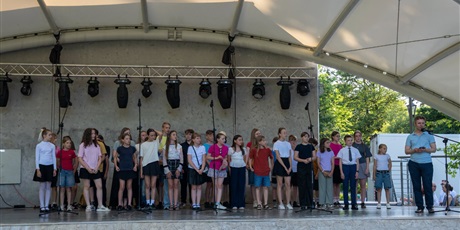 Powiększ grafikę: zakonczenie-roku-szkolnego-26-czerwca-2026-amfiteatr-w-parku-orunskim-707652.jpg